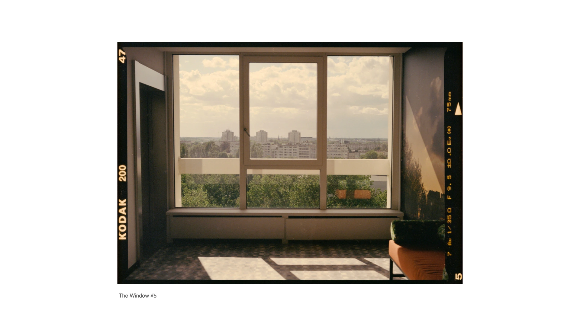 在窗边 Beside the Window · 24