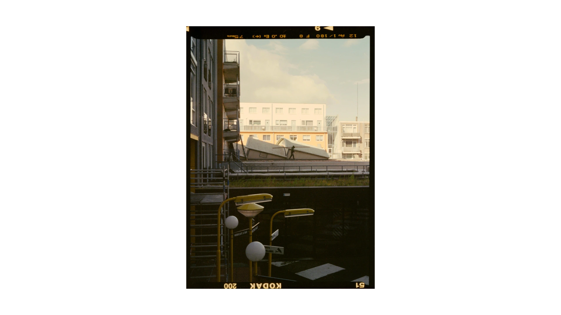 在窗边 Beside the Window · 12