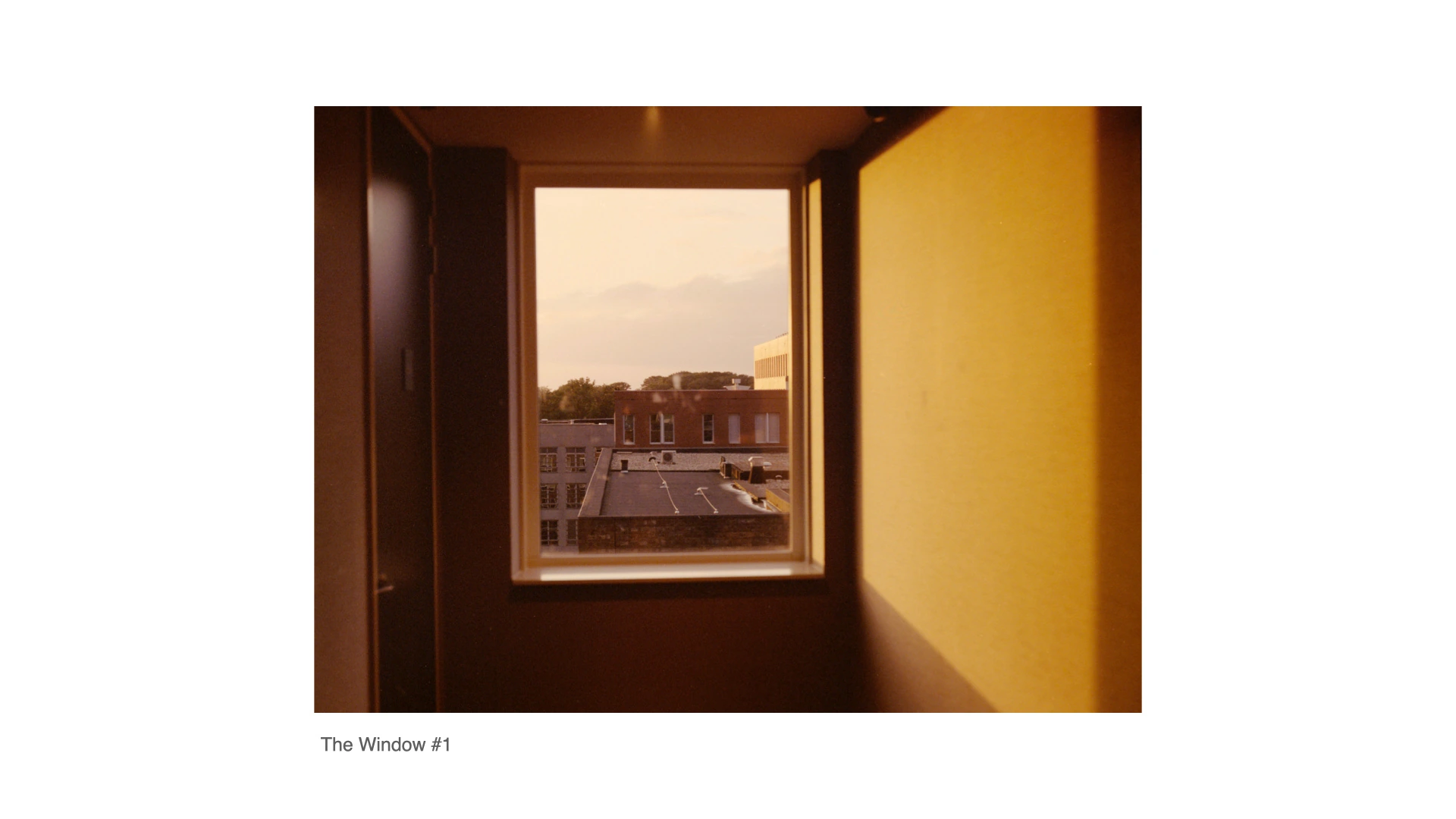 在窗边 Beside the Window · 2